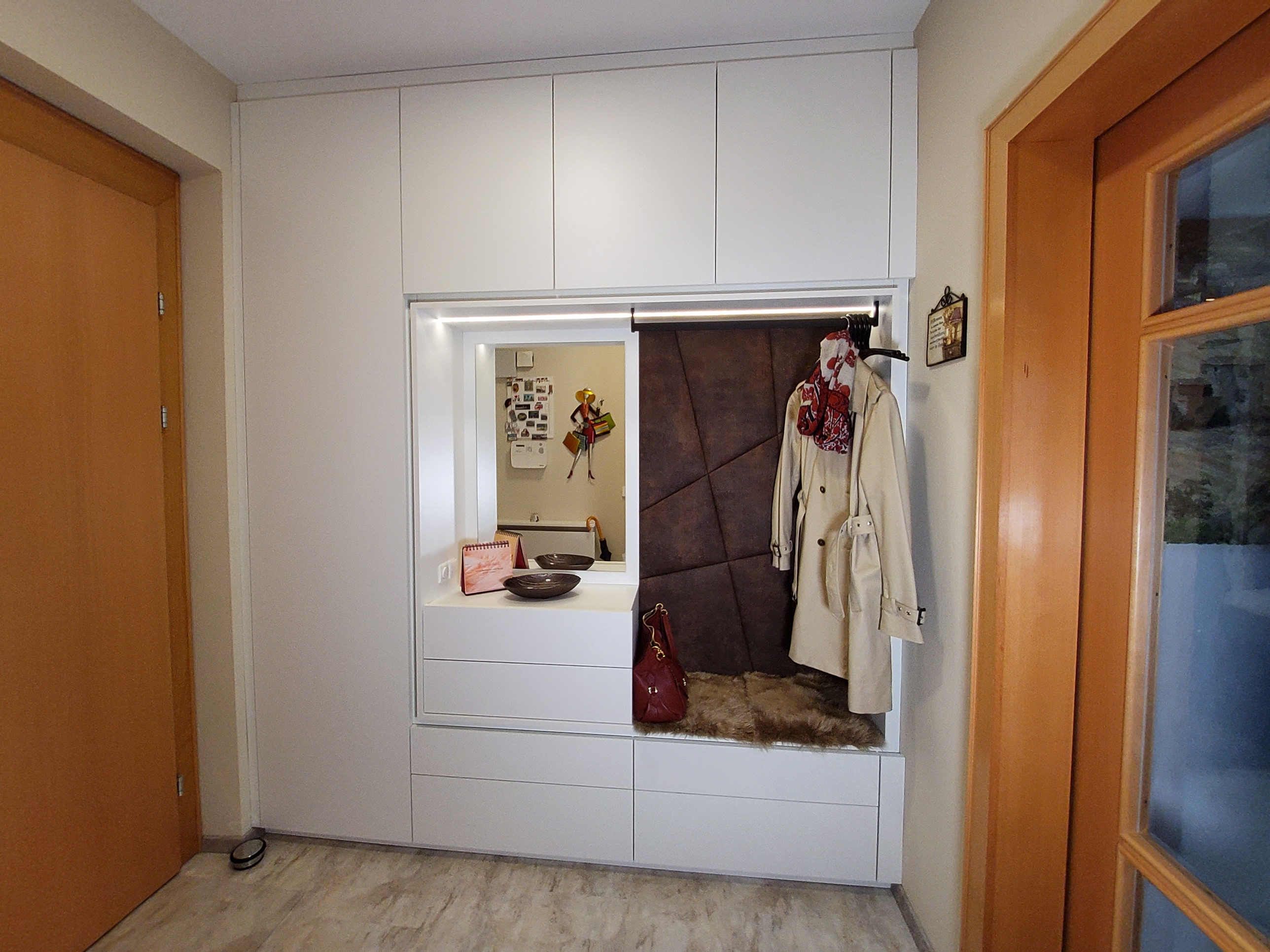 Garderobe modern in Eisenstadt 